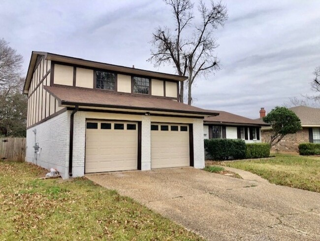 Photo - UPDATED IN TOWN SOUTH-LARGE 4/3 BRICK HOME-VERY NICE