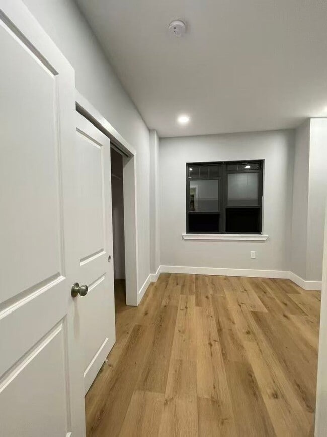 Photo - 3B1B house in Whitman area Available NOW