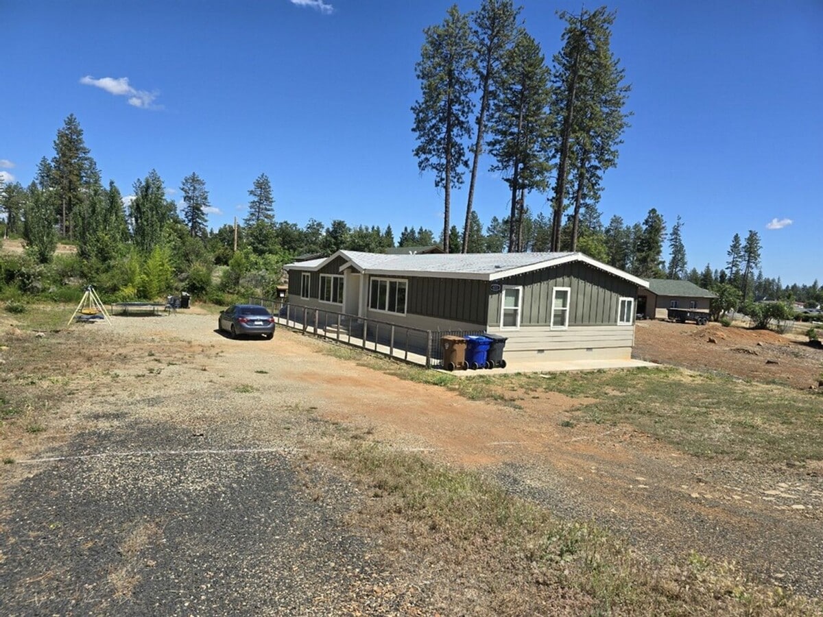 Photo - 3 bedroom, 2 bath, pet friendly home
