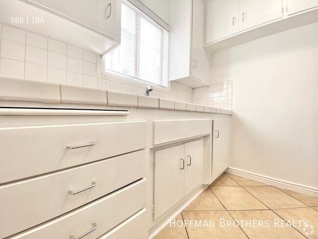 Building Photo - 5726 Camellia Ave Unit 103A Rental