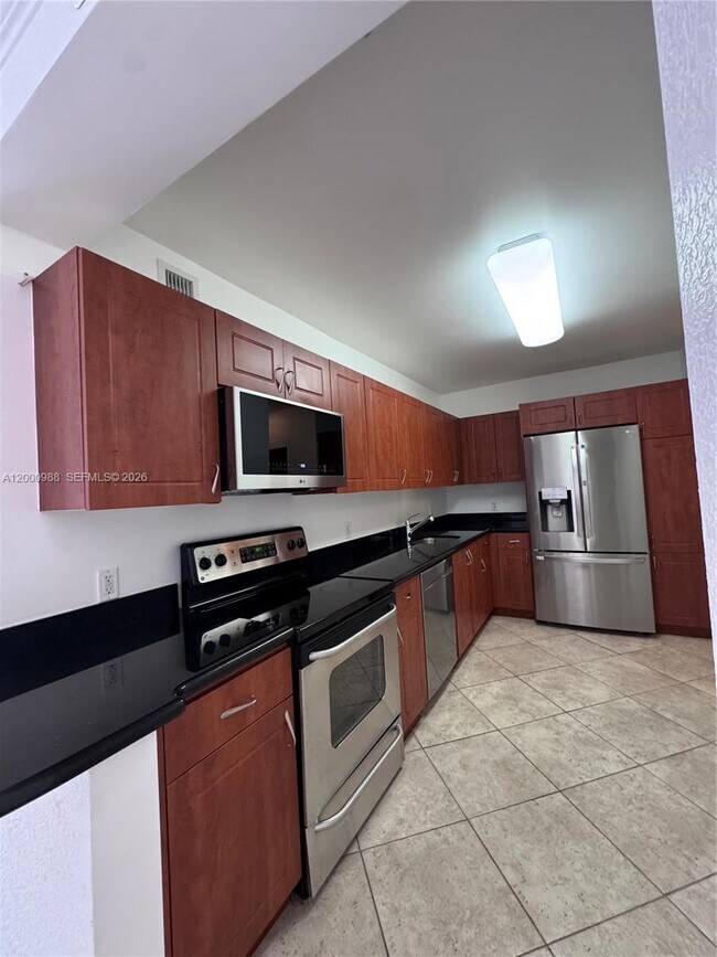 Photo - 401 NE 69th St Unidad 607