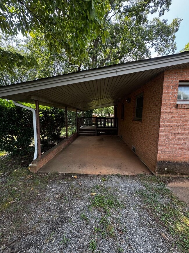 Photo - 416 Stroud Rd