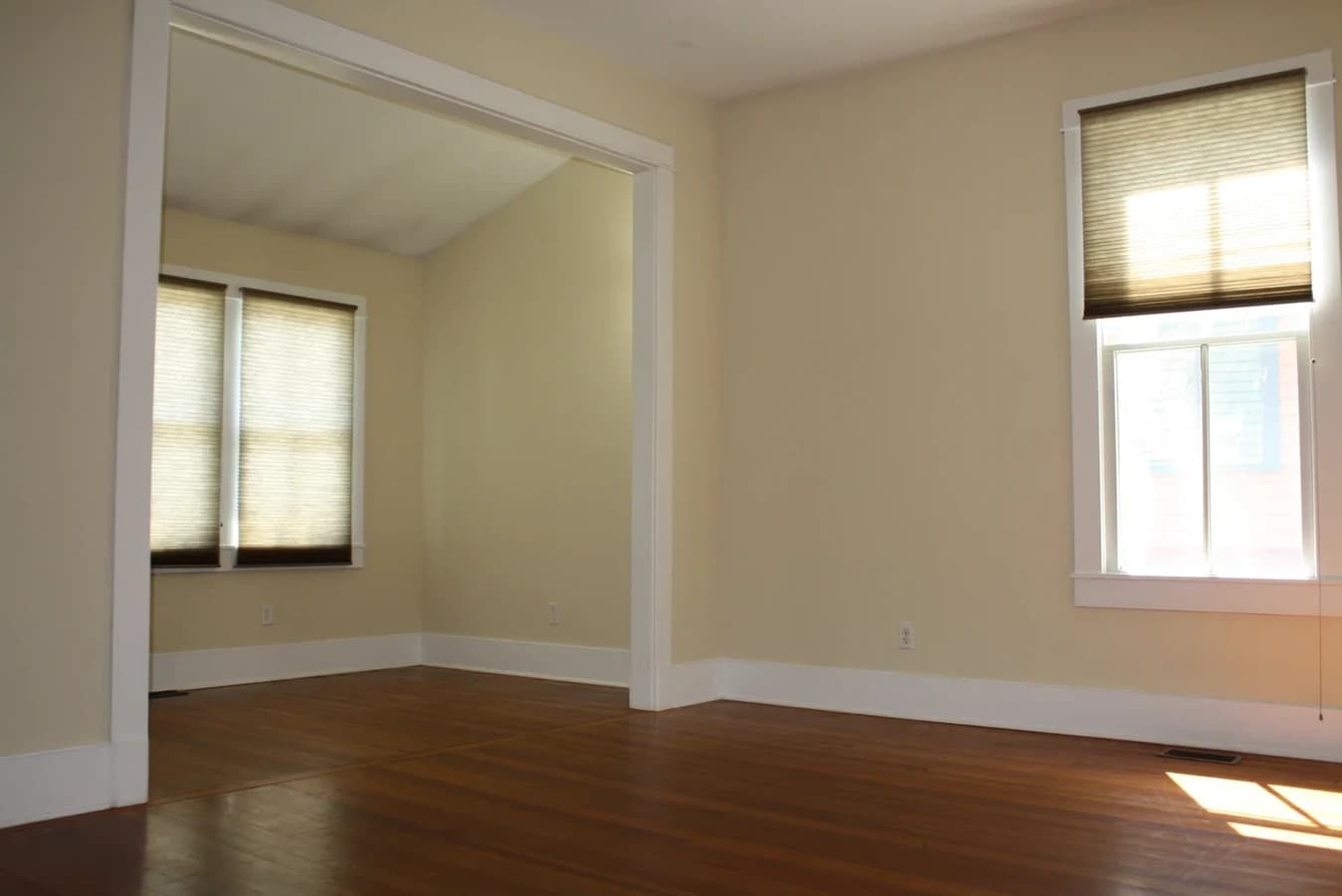 Photo - 211 E 10th St