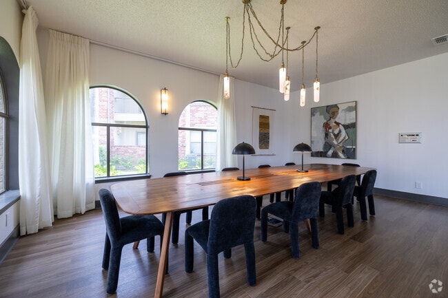 Casa club - Elle at the Medical Center