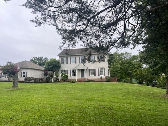 Building Photo - Need Garage Space? Want Privacy & Space? L... Rental
