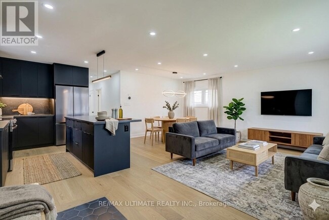 Photo - 114 Canlish Rd