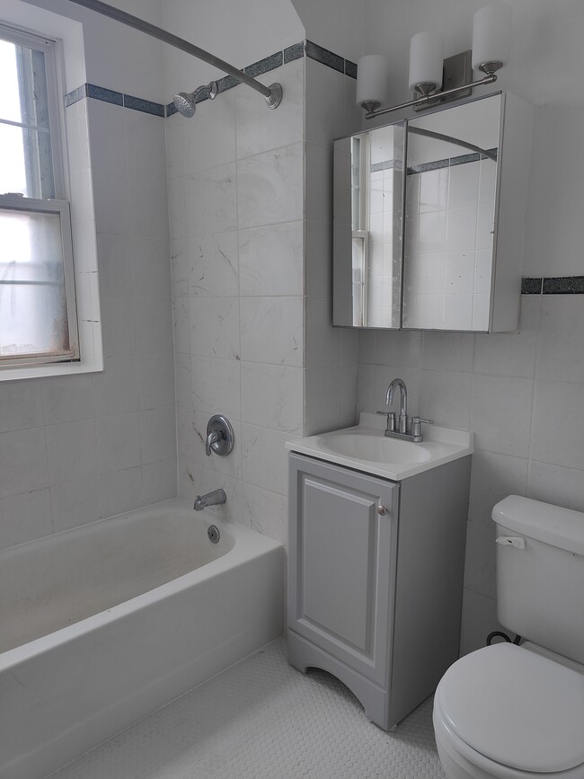 4505 N Spaulding Ave Unit 3