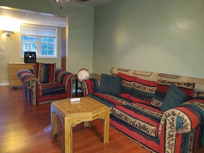 Living Room - 107 E Poplar St