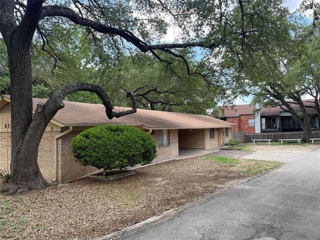 Building Photo - 6710 Circle S Rd Rental