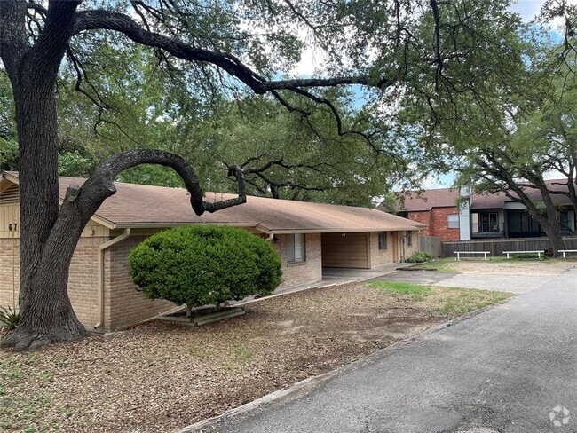 Building Photo - 6710 Circle S Rd Rental