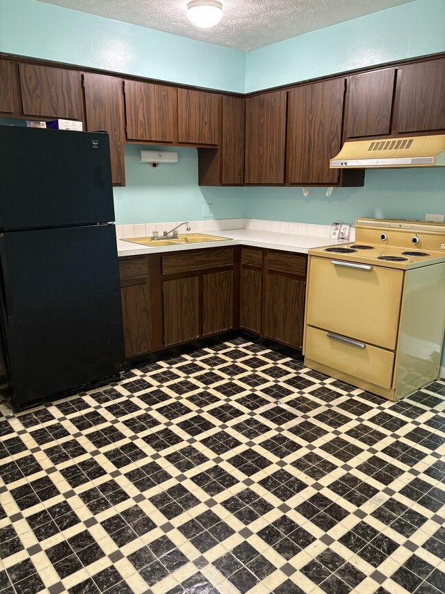 Kitchen - 1619 38th St NW Apartments Unit 1619