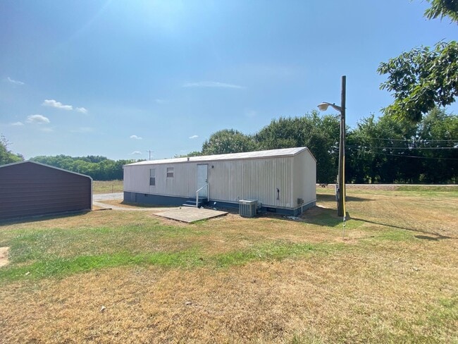 Photo - For Lease - 2 Bed, 1 Bath, 1000sqft, 0.5 acre yard, Carthage, TN