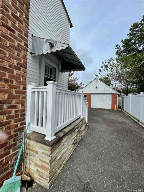 Photo - 118 Manhattan Ave