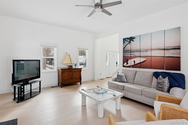 Photo - 34 Starboard Rd