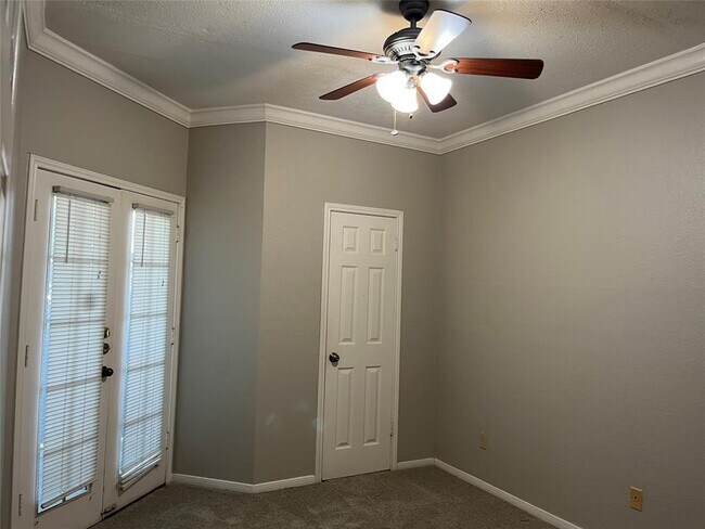 Photo - 3111 Tom Green St Unidad 107