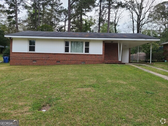 Building Photo - 2691 Fernwood Ave Rental