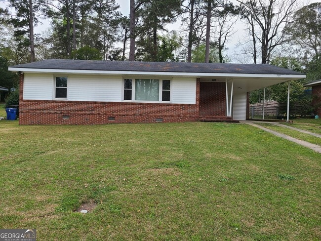 Photo - 2691 Fernwood Ave House