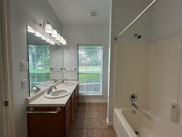 Photo - 921 Cedar Ridge Dr