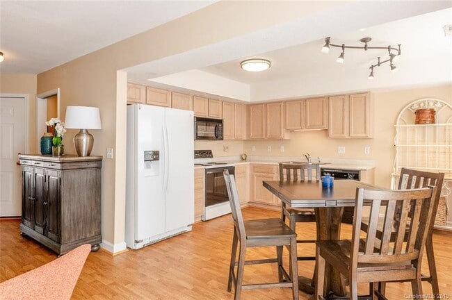 Kitchen/dining area