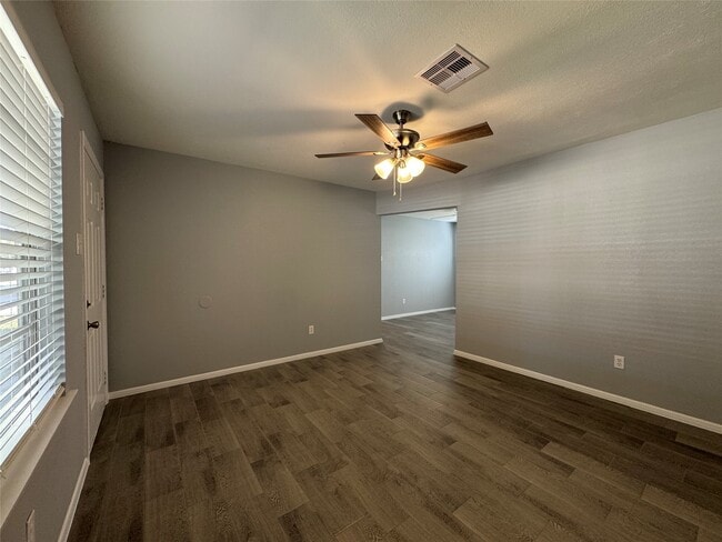 Photo - 514 Bertloma St