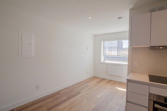 Photo - 25 Av des Pins O Unité 543