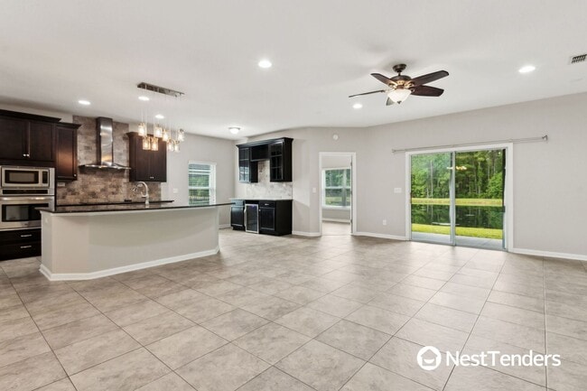 Photo - Five Bedroom Beauty in Plummer Creek!