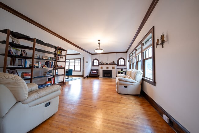 Photo - 1600 N Sheridan Ave