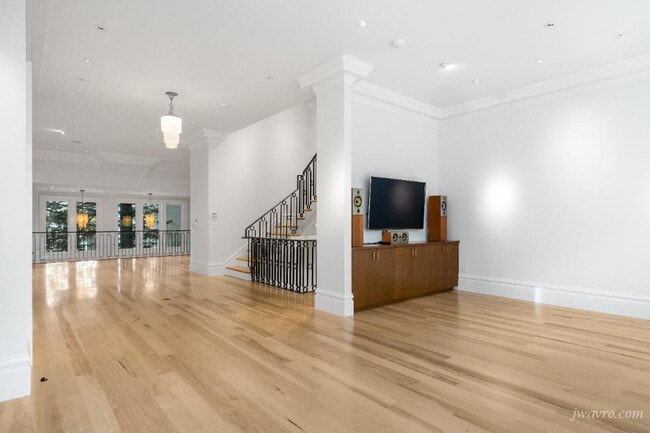 Photo - 19 Wilmot St