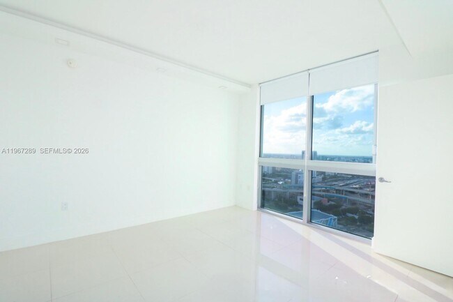 Photo - 92 SW 3rd St Unit 2706