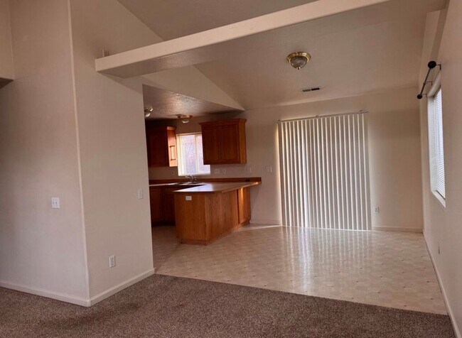 Photo - 655 Arthur Ave