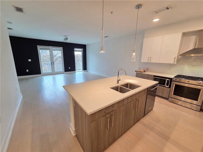 Photo - 775 Juniper St NE Unit 516