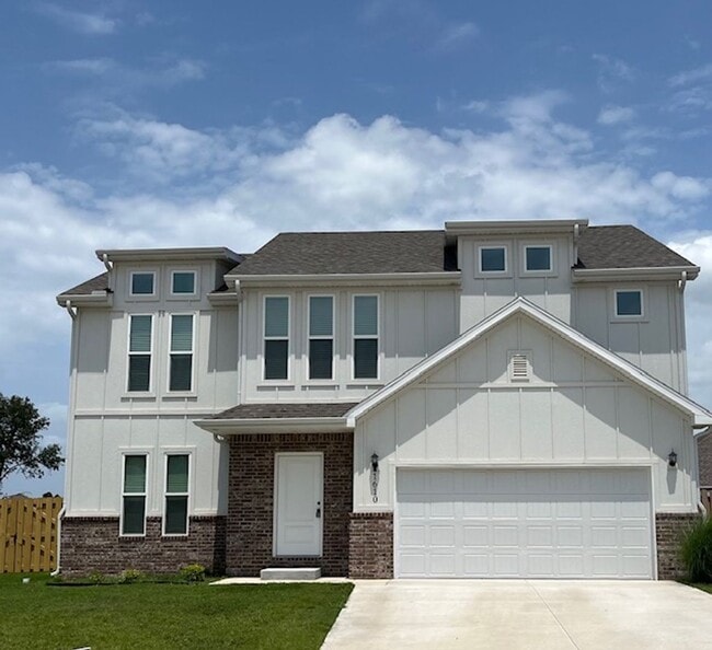 Building Photo - 1 year new Construction!