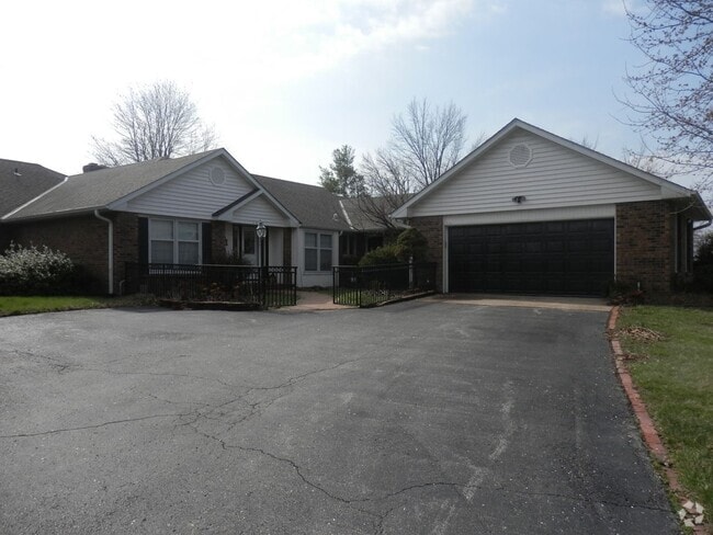 Building Photo - Spectacular 5 Bed 3 Bath With Amazing View... Rental