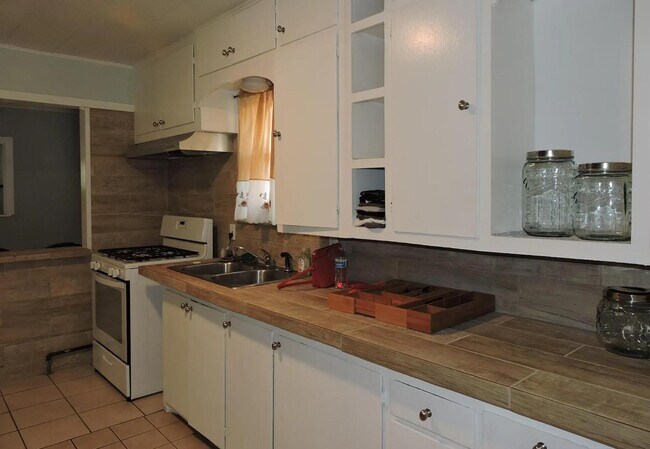Photo - 2306 28th St
