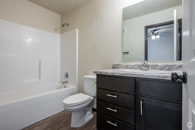 1BR, 1BA - 716SF - Bathroom - Fox Run Apartments