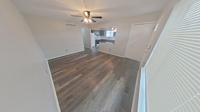 Photo - 18177 Church St