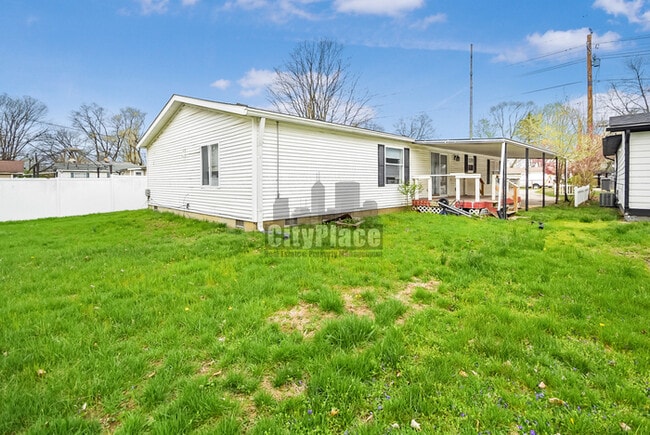 Photo - 2841 W Ray St