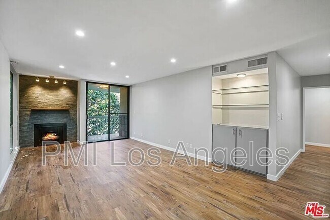 Photo - 1230 N Sweetzer Ave Unit 210