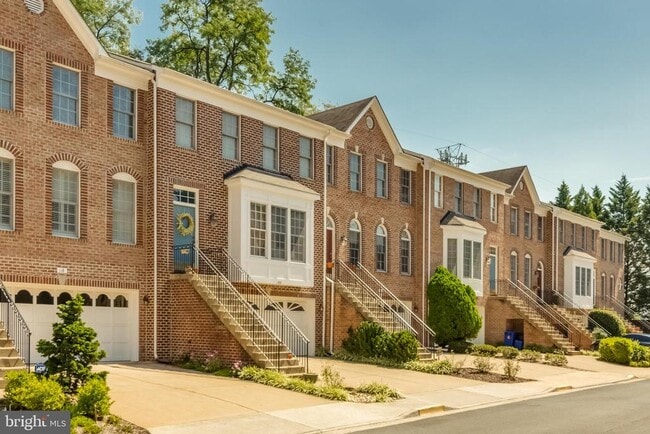 Building Photo - 122 Shepherdson Ln NE