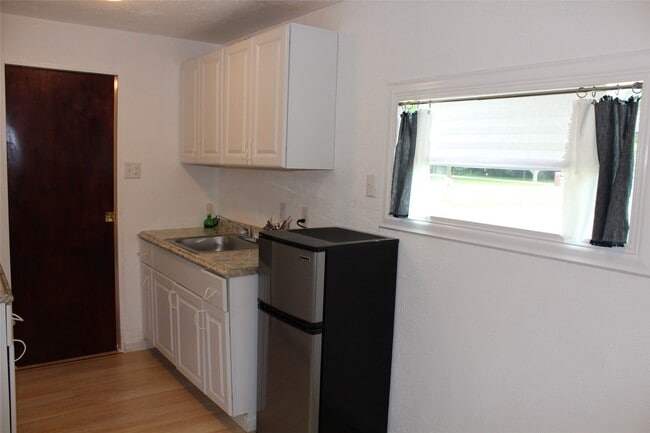 3425 Southwestern