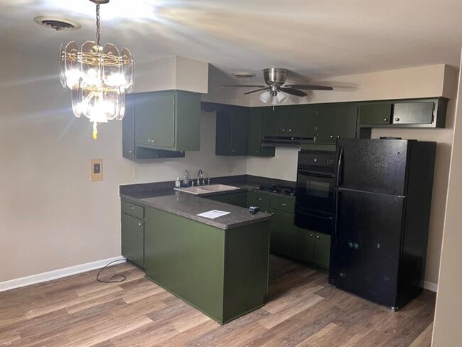 Photo - 913 Curtis Ave