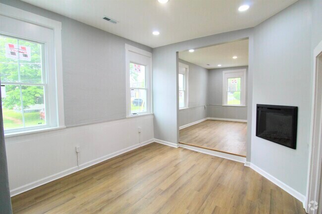 Building Photo - 209 E Spotswood Ave Rental