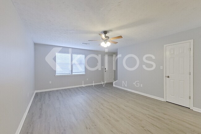 160 Deer Pkwy