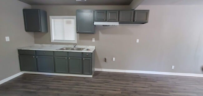 Photo - Large Ranch Home with Garage - Section 8 A...