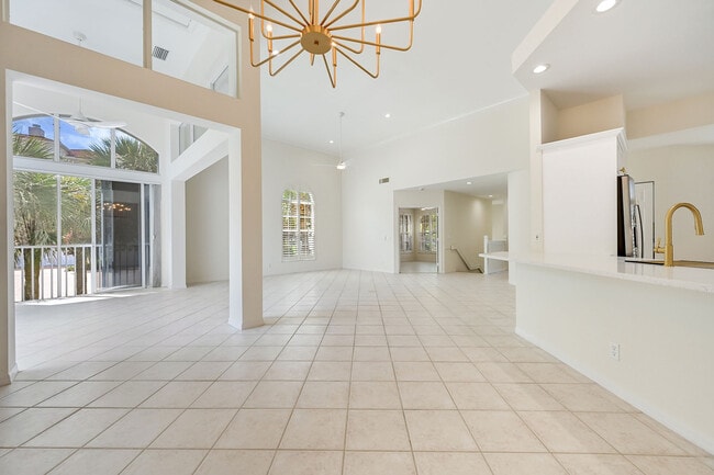 Photo - 1580 Clermont Dr