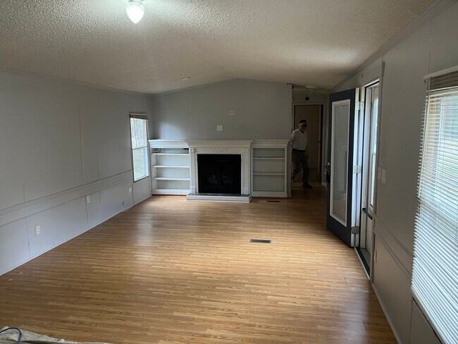 Photo - 2/2 located in Cleveland County