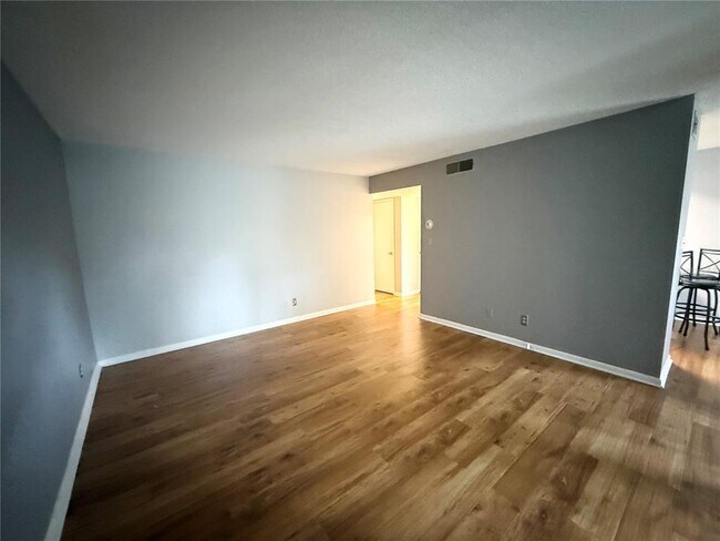 Photo - 200 St Andrews Blvd Unidad 606