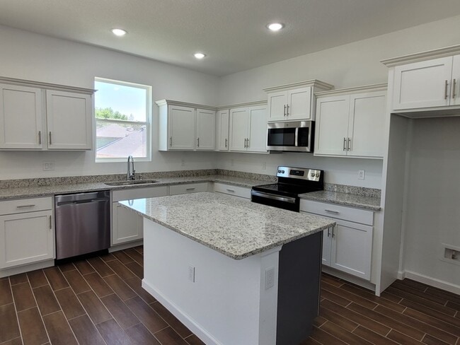 Photo - 307 S 1st St