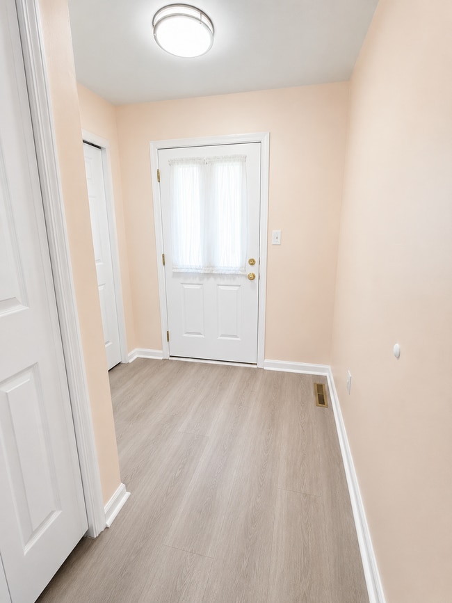 Photo - 112 Galway Cir