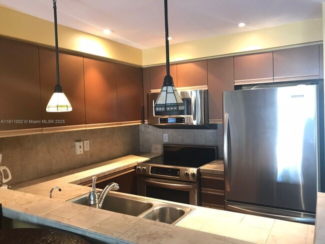 Building Photo - 3545 NE 167th St Unit 204 Rental